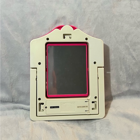 Barbie Talking Mirror Vanity - Picture 3 of 7